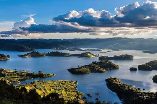 8-day-gorilla-chimpanzee-tracking-lake-bunyonyi